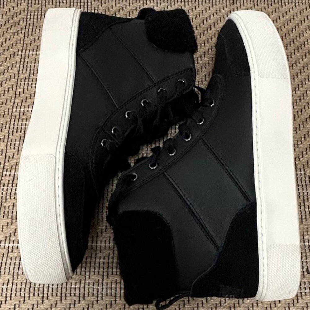 Ugg Australia Women's High Sneaker Size 8.5 NEW